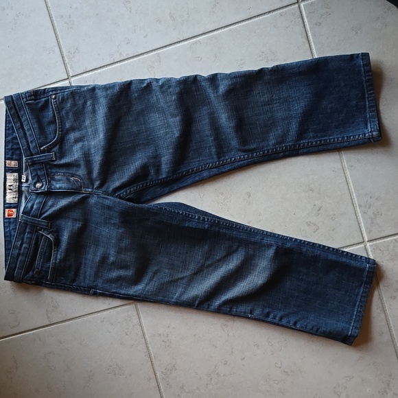 Juicy Couture Women's Capri denim Fitted Jeans. 27 - Picture 13 of 13